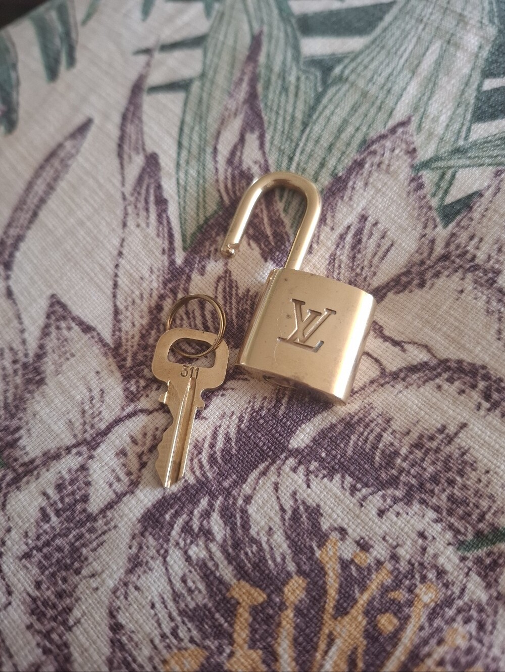 #311 Louis Vuitton Lock and One Key Set / Gold